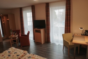 Doppelzimmer Deluxe mit Balkon, Quelle: (c) Steakhüsli Hotel-Restaurant