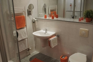 Doppelzimmer Deluxe mit Balkon, Quelle: (c) Steakhüsli Hotel-Restaurant