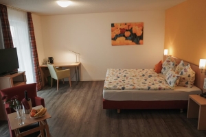 Doppelzimmer Deluxe mit Balkon, Quelle: (c) Steakhüsli Hotel-Restaurant