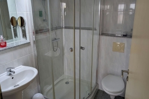 Einzelzimmer Standard mit Balkon, Quelle: (c) Steakhüsli Hotel-Restaurant