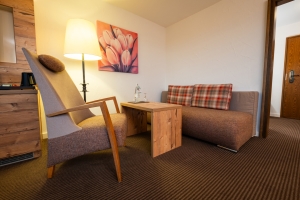 Kingsize-Zimmer Komfort Südseite, Quelle: (c) Vier Jahreszeiten am Schluchsee