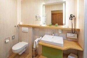 Komfort Doppelzimmer mit Balkon, Quelle: (c) Parkhotel zum Stern
