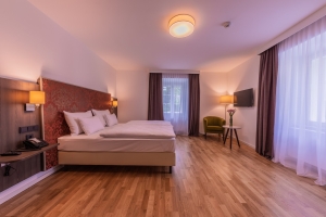 Premium-Doppelzimmer mit Balkon, Quelle: (c) Pytloun Schlosshotel Weikersdorf