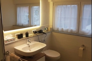 Suite mit Balkon, Quelle: (c) Steakhüsli Hotel-Restaurant