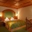 Schlafzimmer Altholz-Maisonette-Suite, Quelle: Göbel´s Schlosshotel Prinz von Hessen