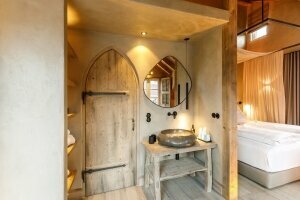 Suite Kopernikus mit freistehender Badewanne, Quelle: (c) Mittelalterliches Hotel Arthus