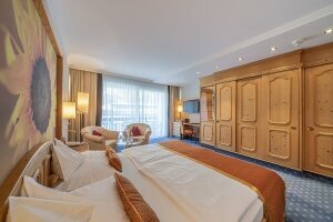 Panorama Zimmer mit Balkon, Quelle: (c) EUROPÄISCHER HOF Bad Gastein