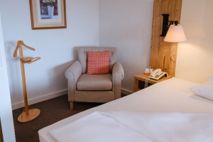 Queensize-Zimmer Komfort Südseite, Quelle: (c) Vier Jahreszeiten am Schluchsee